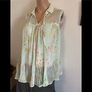 🌸 ♥️ So feminine! Summer sleeveless blouse M L floral light